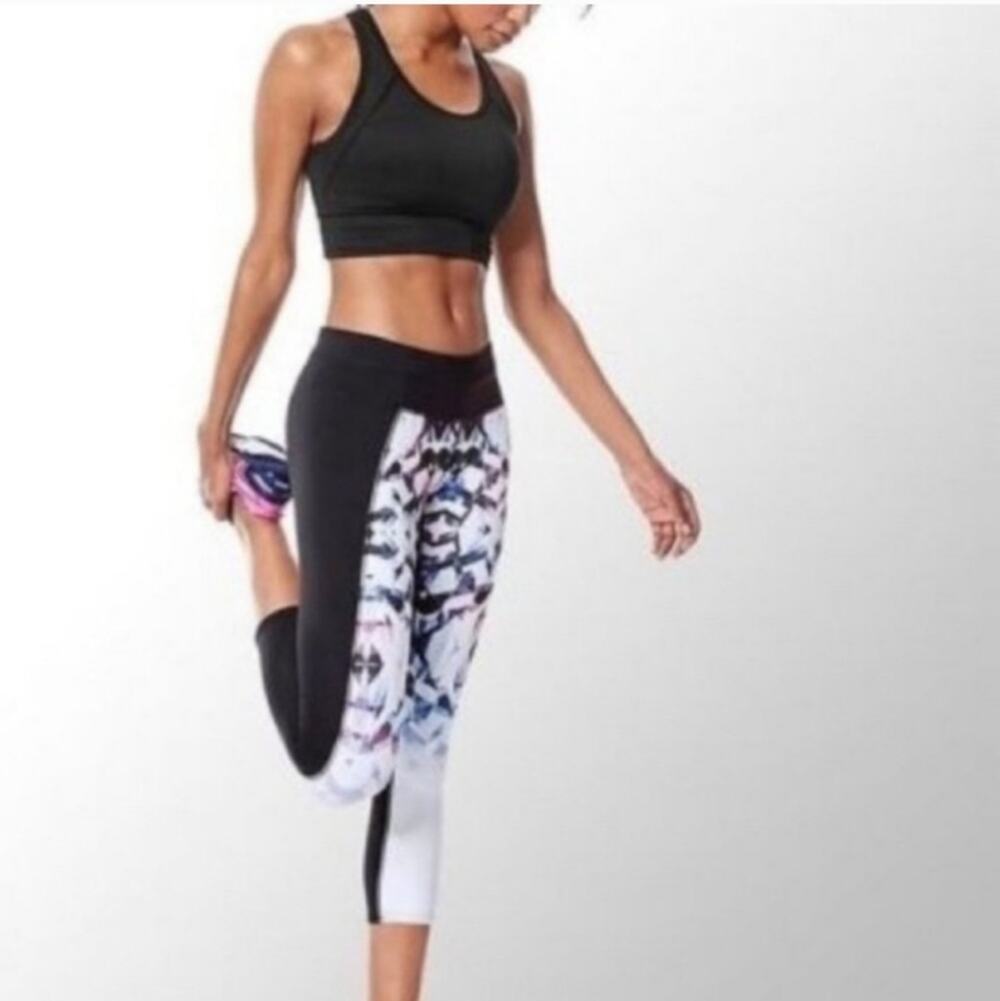 Athleta Disco Geo Sonar Crop Leggings size Small